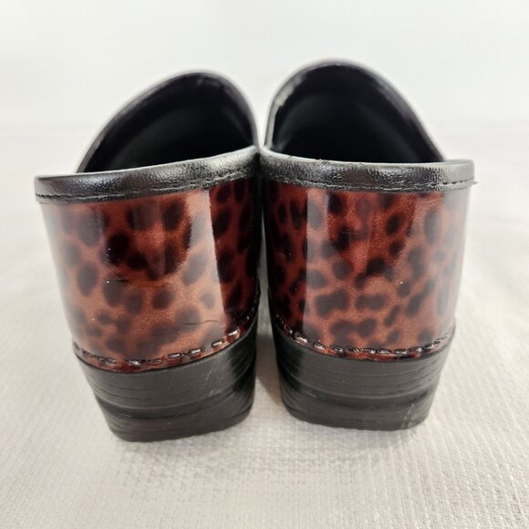 Dansko Cheetah Patent Leather Print Women’s Slip On Clogs Size 38 Nursing Shoes - Picture 6 of 14